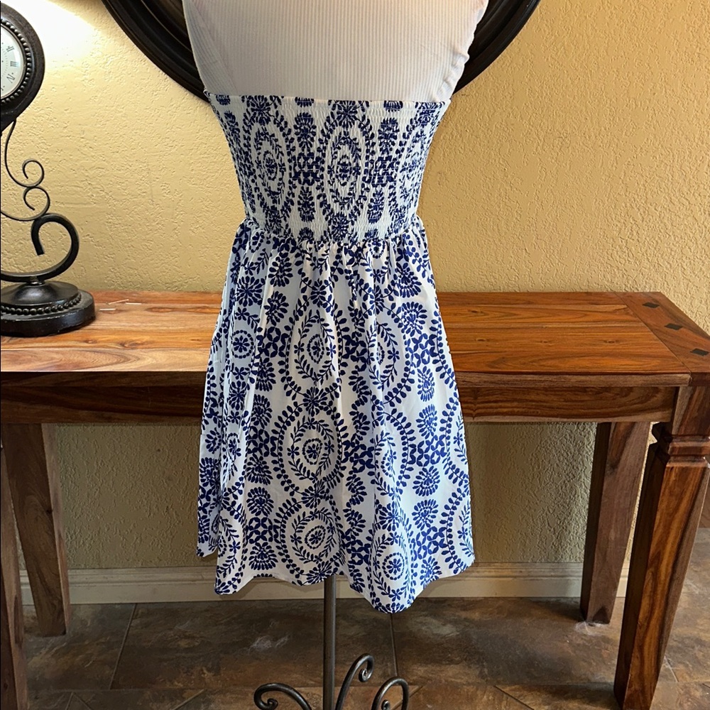 Commense Floral Blue and White Dress - Picture 8 of 11